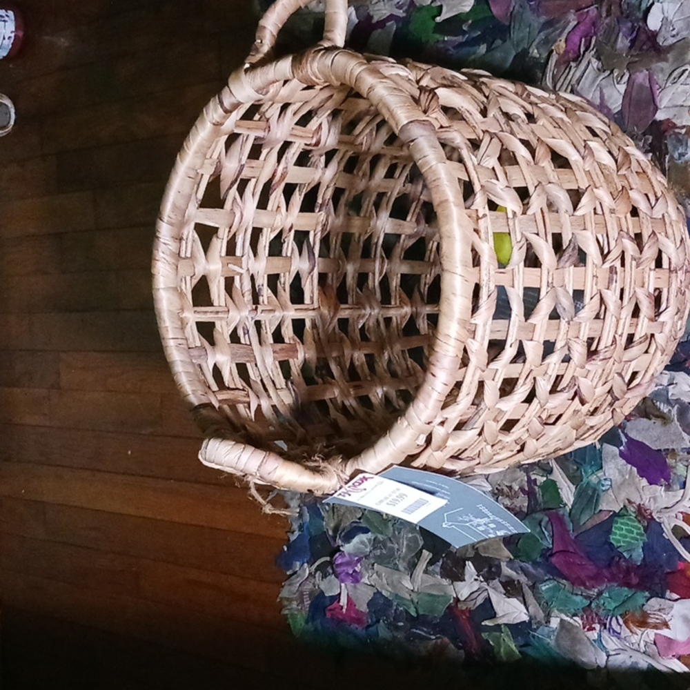 Decorative  basket